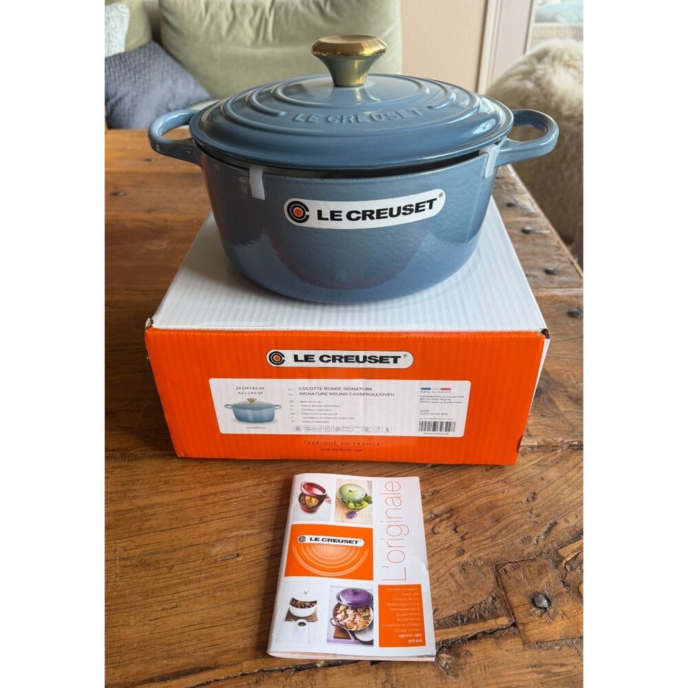 Le Creuset Signature Round Casserole Dutch Oven Chambray Blue 4.5 qt 9.5 in NEW